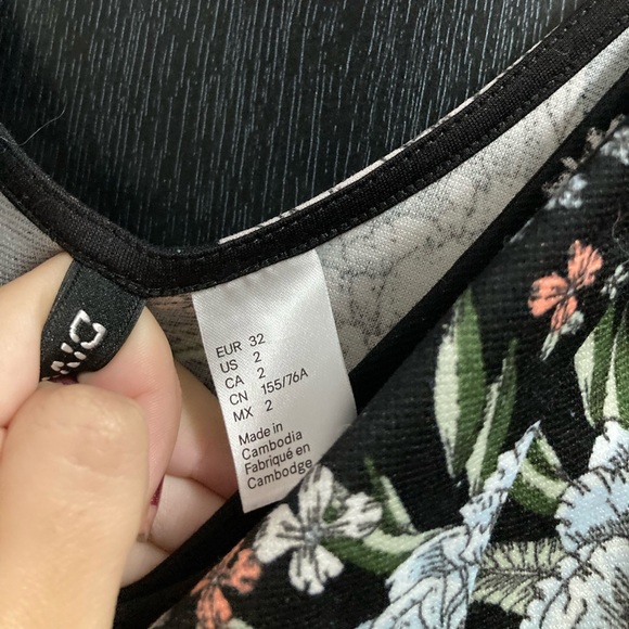 H&M Flora Skater Dress - Picture 2 of 2